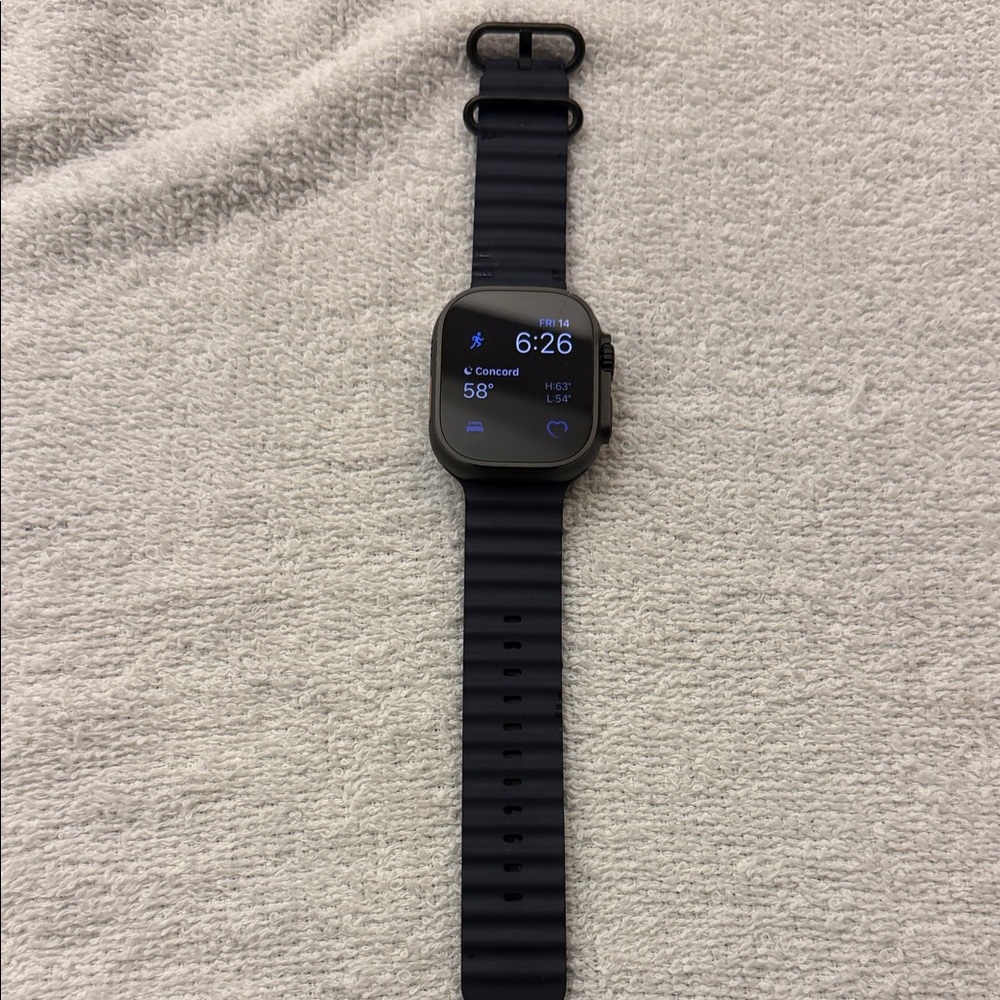 Apple Watch Ultra 2 Black Titanium 64 Gb (black, navy and ice blue bands incl). - Picture 2 of 5